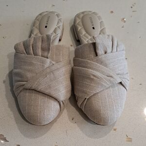 NWOT Birdies Linen Mules